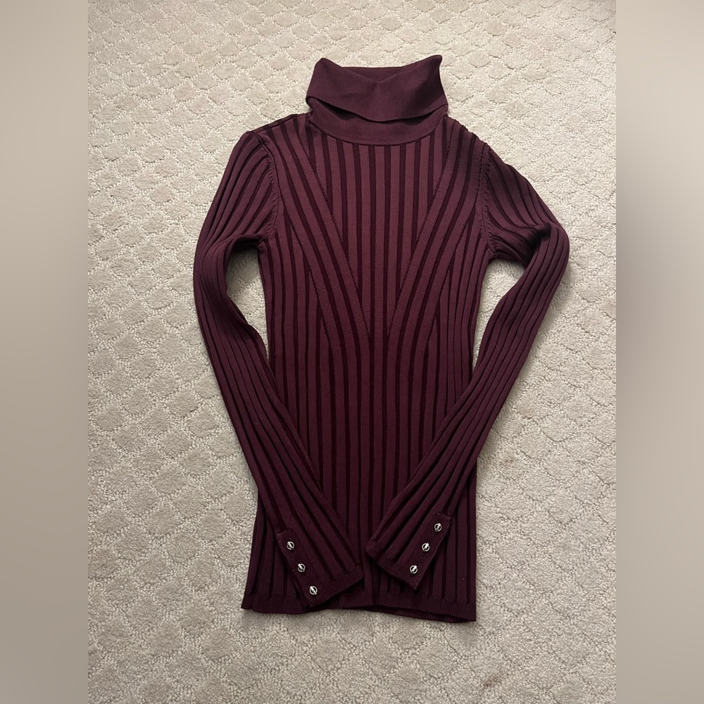 Turtle neck sweater shirt